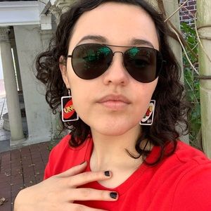 Meet your Posher, Olivia